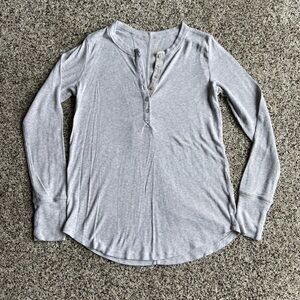 Women’s long sleeve shirt